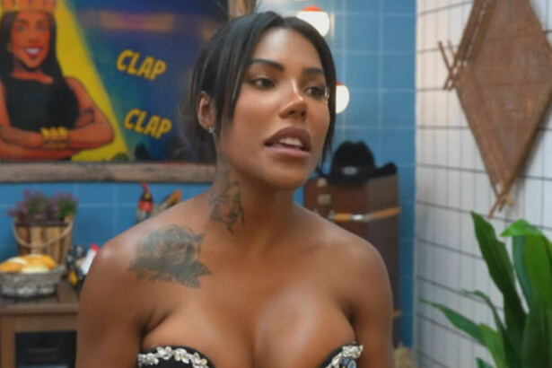 Carol Lekker em trecho da Live do Eliminado em A Fazenda