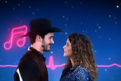 Filipe Bragança e Isadora Cruz olhando um para o outro em teaser da novela Coração Acelerado