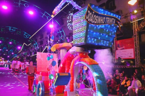Desfiile e decoração Natal em Gramado num trecho de reportagem do Globo Repórter