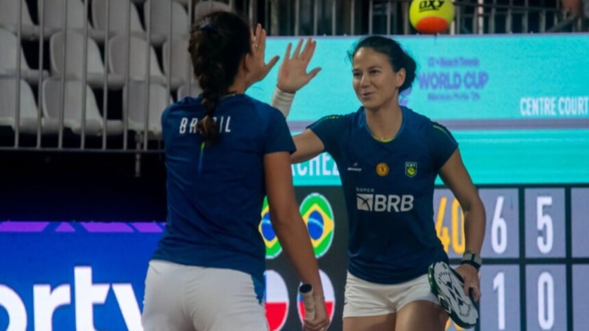Dupla feminina brasileira na disputa da Copa do Mundo de Beach Tennis