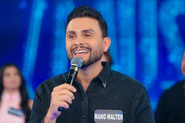 Mano Walter participante do Qual é a Música? no Programa Silvio Santos