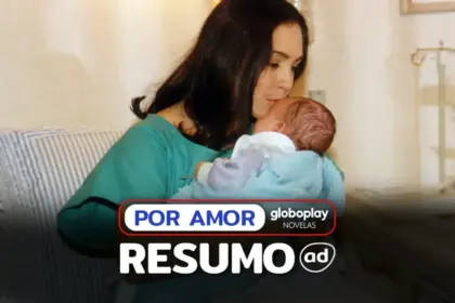 Helena (Regina Duarte) beija um bebe no rosto dentro de uma sala de hospital em cena da novela Por Amor