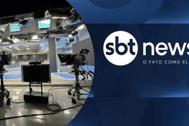 Logo do SBT News ao lado da redação do novo canal de notícias