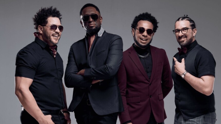 Integrantes da banda Serial Funkers em foto posada