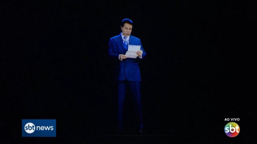 Silvio Santos de holograma IA lendo a carta no palco da estreia do SBT News
