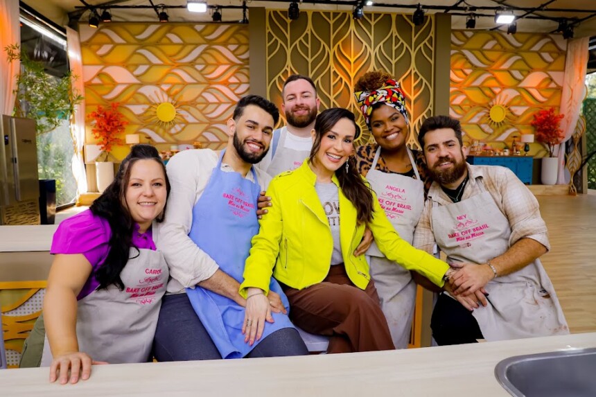 Top 5 da temporada posa junto a apresentadora Nadja Haddad