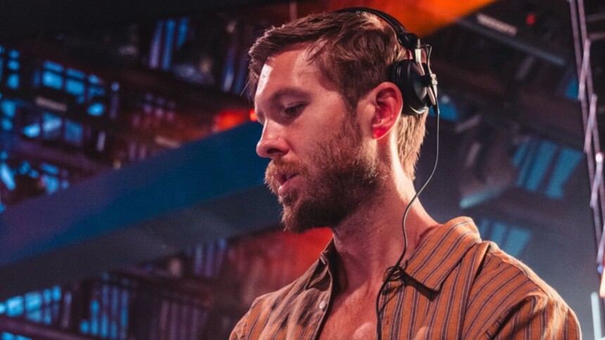 Calvin Harris em trecho de show