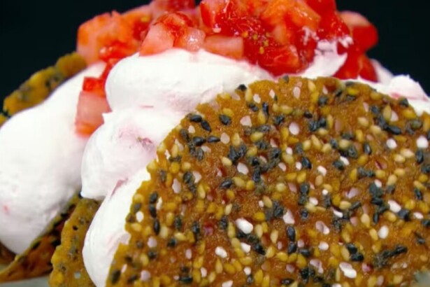 Canudos doces de gergelim em trecho de receita do Mais Você