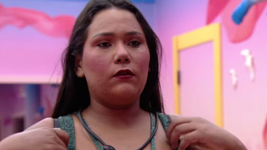 Chaiany se arrumando em frente ao espelho no BBB 26