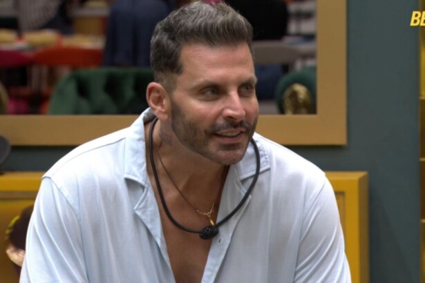 Henri Castelli em conversa na sala do BBB 26