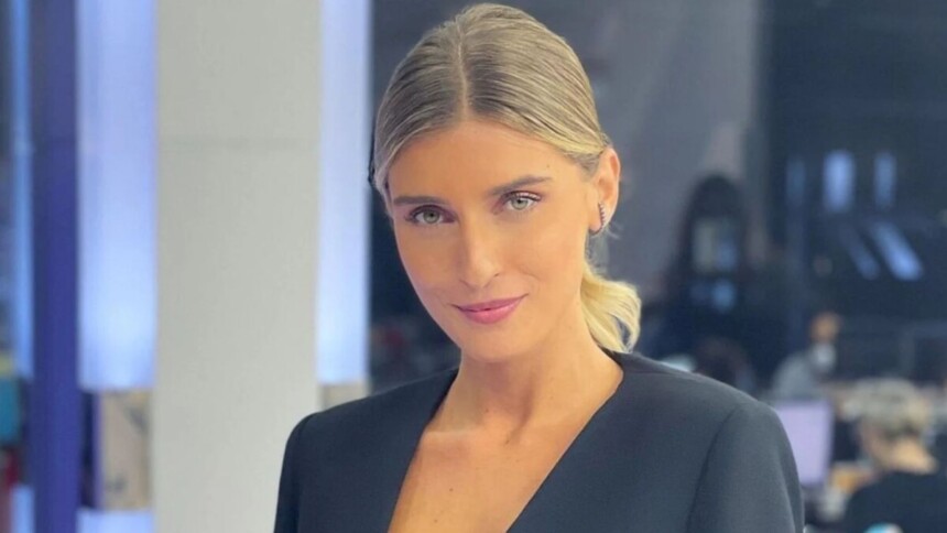 Joana Treptow na redação de jornalismo da Band