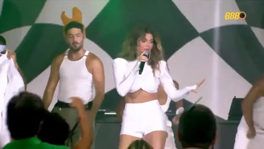Kelly Key canta no palco da Festa do BBB 26 com abdômen a mostra