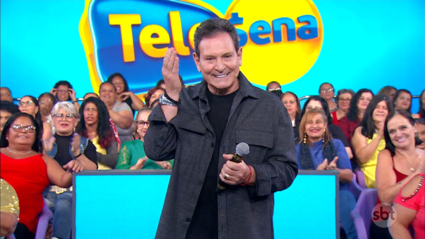 Luís Ricardo no cenário da Tele Sena Semanal edição 87