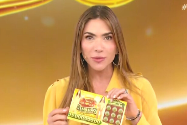 Patricia Abravanel no sexto sorteio da Tele Sena em 04 de janeiro