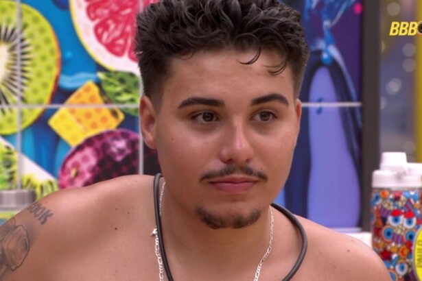 Pedro em um dos quartos do BBB 26