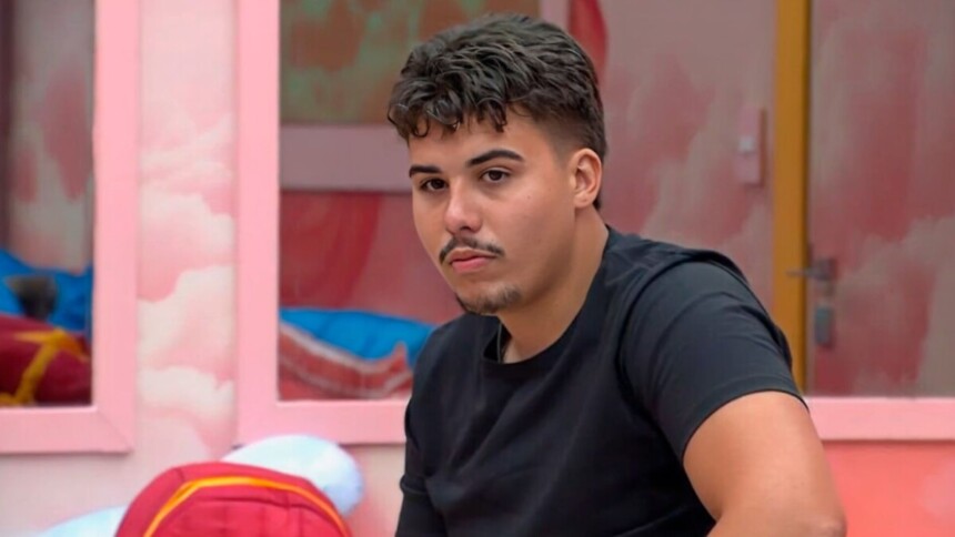 Pedro em um dos quartos do BBB 26