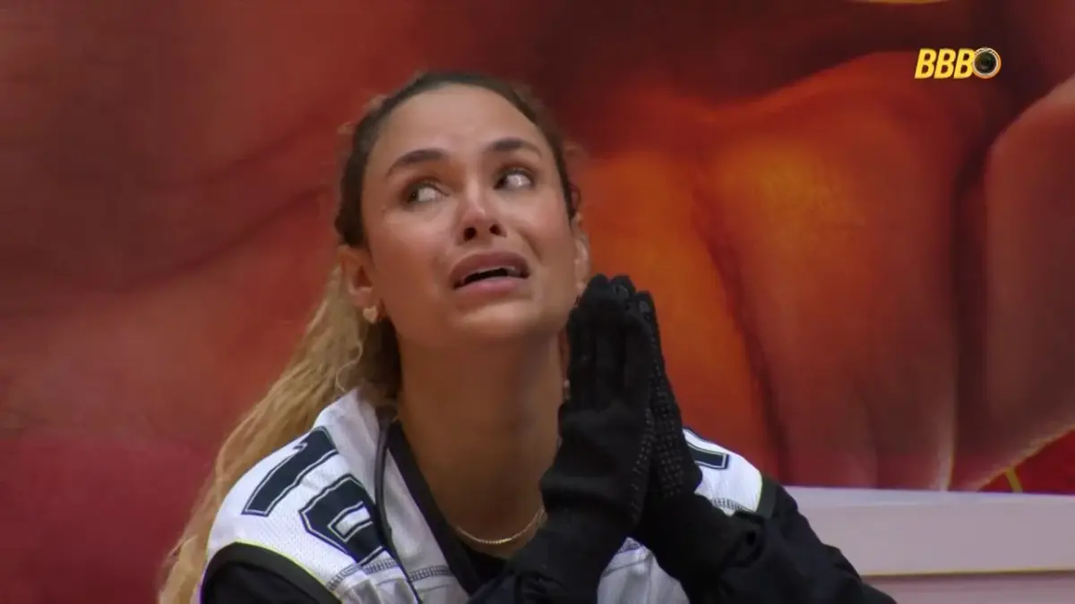 Sarah chora ao percebe que venceu a prova do anjo