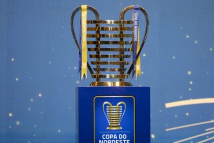 Taça da Copa do Nordeste exposta