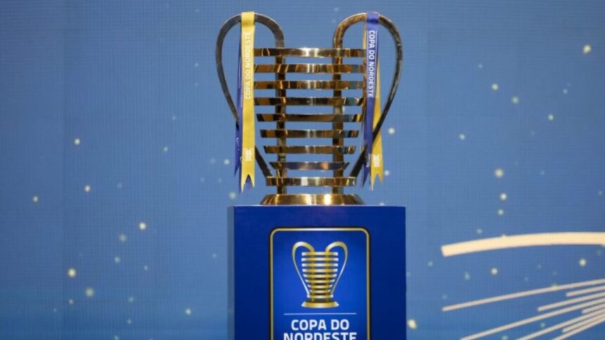 Taça da Copa do Nordeste exposta