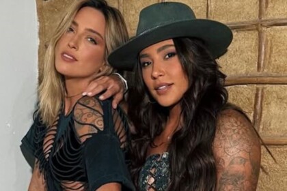 Tati Dias e Lauana Prado juntas em foto posada