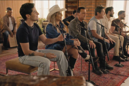 Elias Muniz, Paula Mattos, Danilo & Davi e Hugo Henrique cantam com Daniel no palco da fazenda do Viver Sertanejo