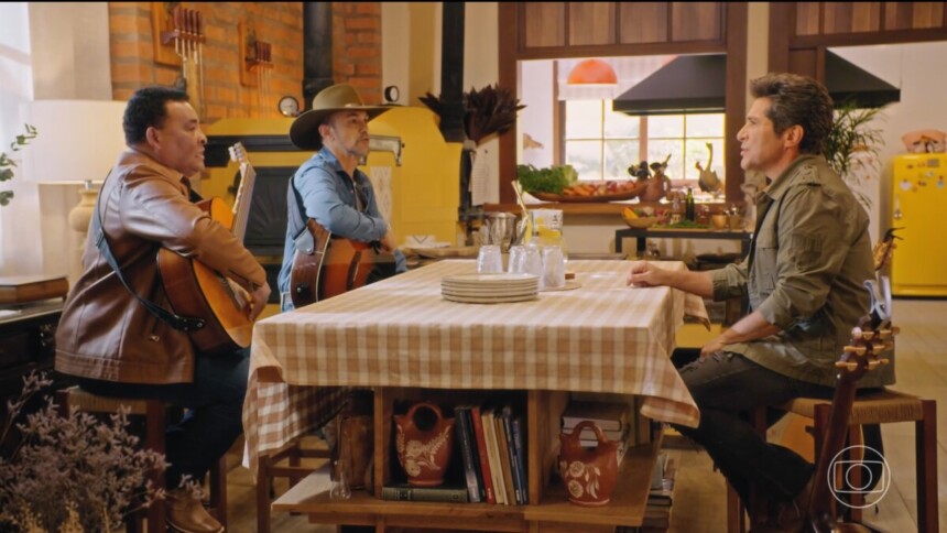 Durval e Alladin sentados frente a frente com Daniel na fazenda do Viver Sertanejo