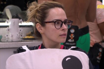 Ana Paula Renault vestida de dominó no BBB 26