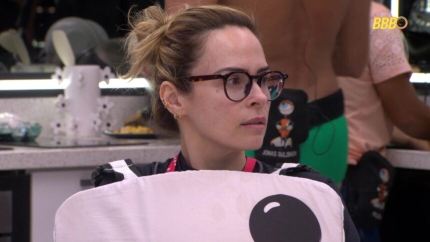 Ana Paula Renault vestida de dominó no BBB 26