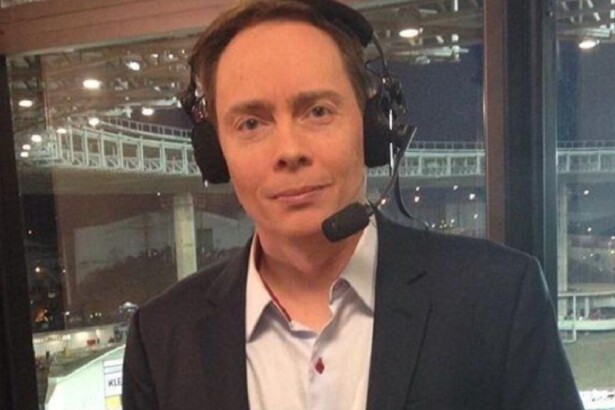 Eduardo Moreno travestido para transmissões do SporTV