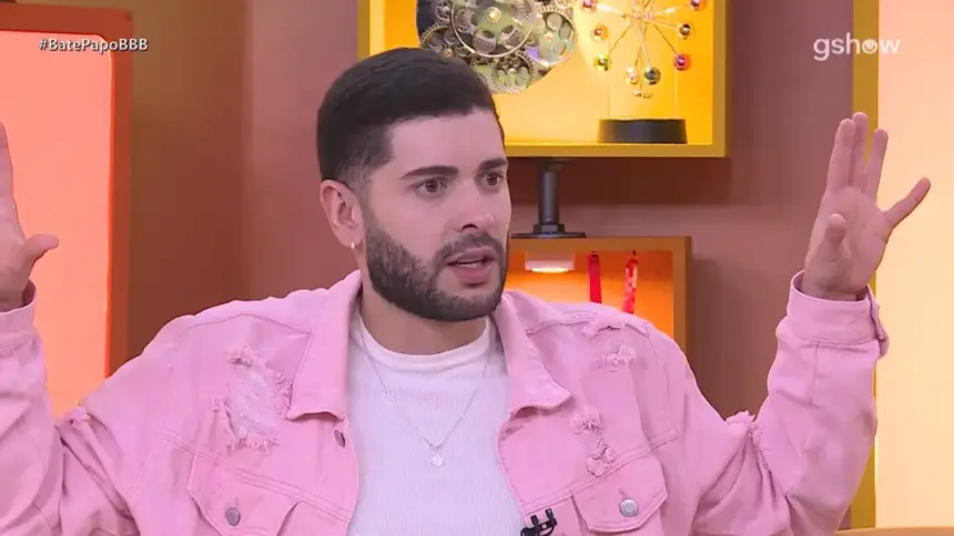 Marcelo levanta os braços e arregala os olhos ao ver comentários de aliadas, a traição no BBB 26