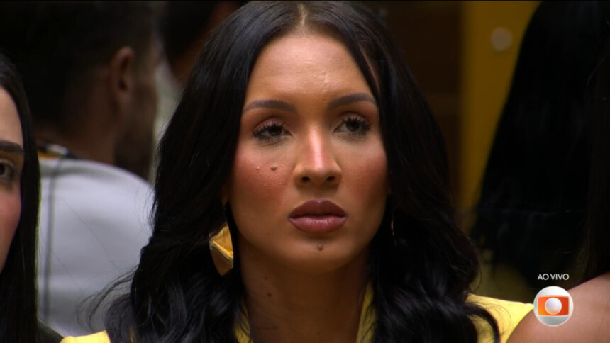 Maxiane assustada e paralisada no sofá do BBB 26