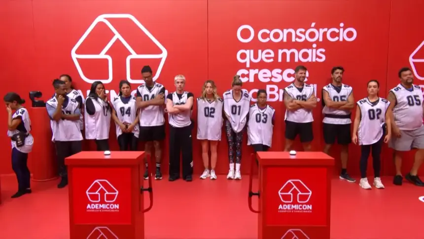Participantes vestidos de com roupas na prova da Prova do Líder do BBB 26