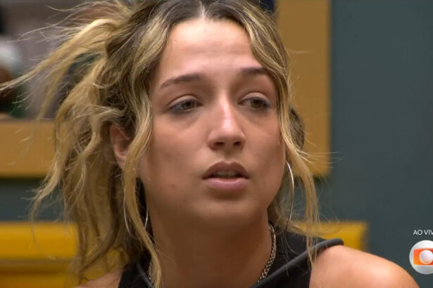 Samira olha assustada ao saber que caiu no Paredão do BBB 26