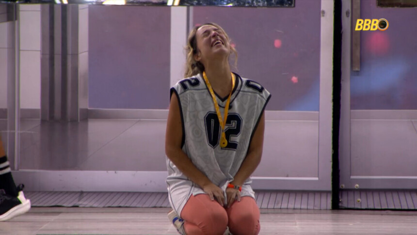 Samira ajoelhada do lado de fora do provódromo do BBB 26