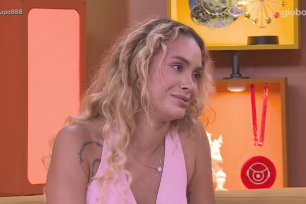 Sarah Andrade em trecho de participação no Bate-Papo BBB após a sua eliminação