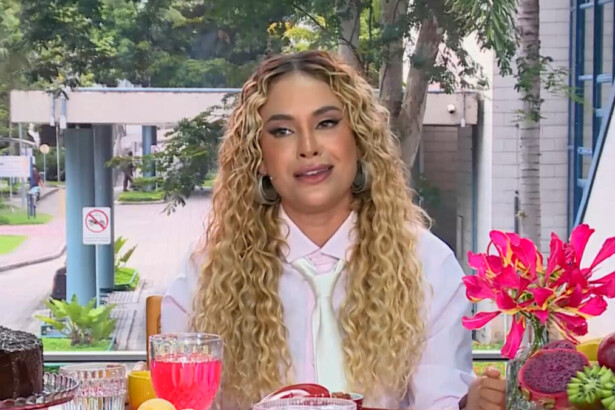Sarah Andrade em trecho do Café com o Eliminado do BBB 26