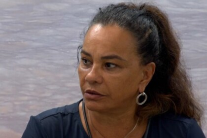Solange Couto em conversa na área externa do BBB 26