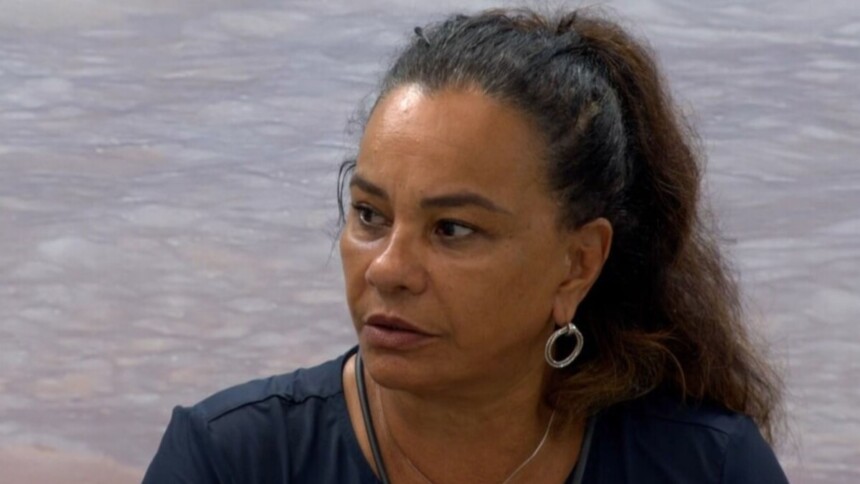 Solange Couto em conversa na área externa do BBB 26