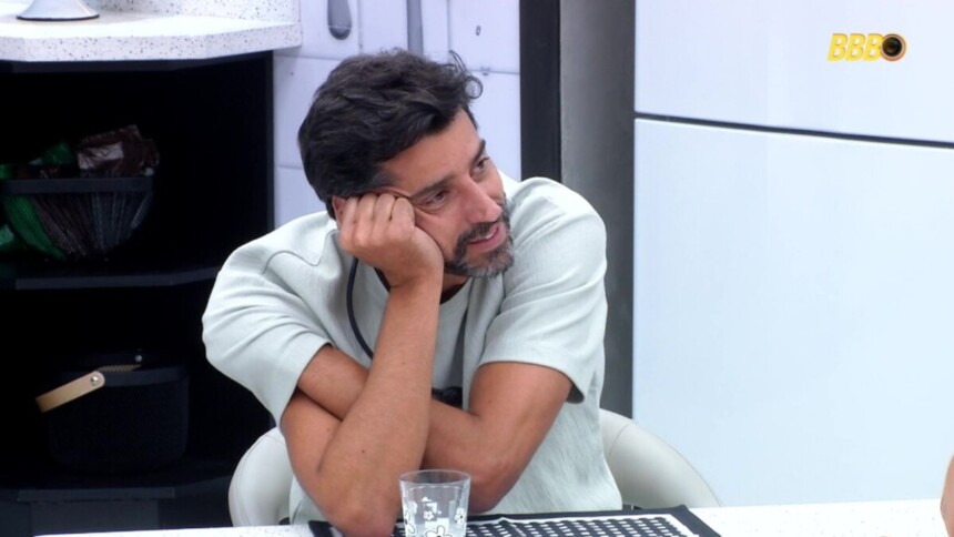Alberto Cowboy na cozinha do BBB 26 após retornar do Barrado no Baile