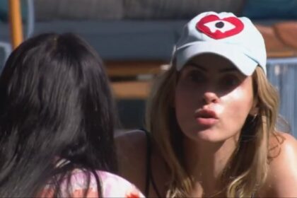 Ana Paula Renault discutindo com Chaiany na área externa do BBB 26