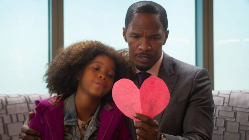 Pai e filha em trecho do filme Annie