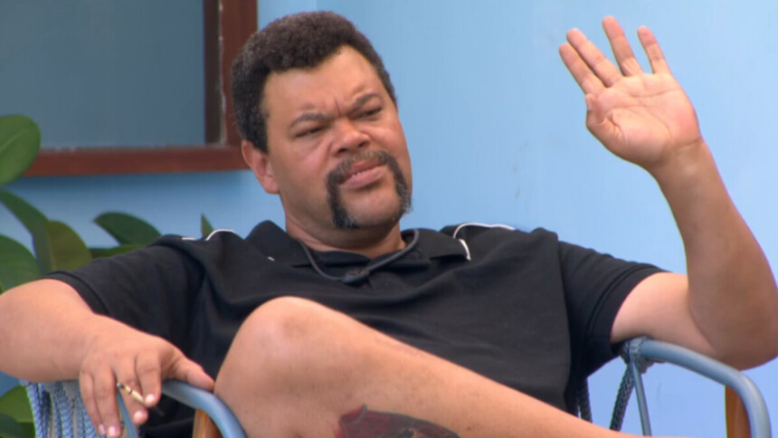 Babu Santana em conversa na área externa do BBB 26