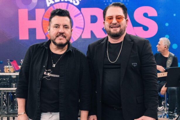 Dupla Bruno e Marrone no palco do Altas Horas