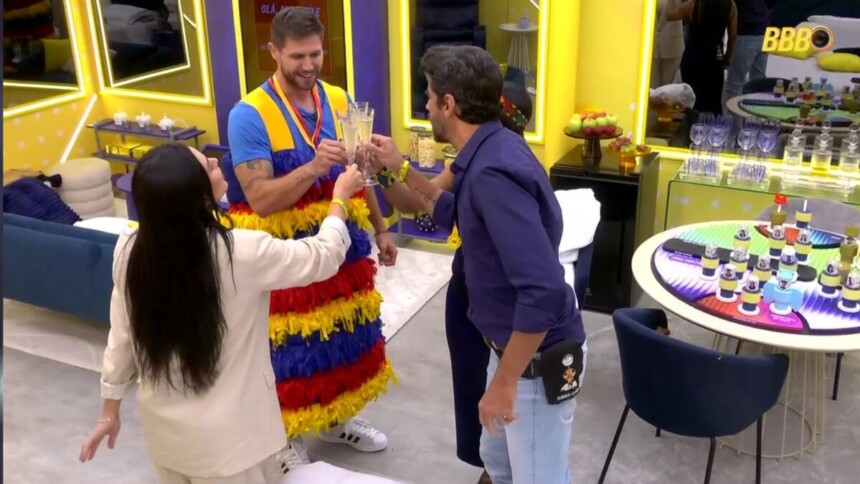 Cowboy, Jordana, Marciele e Jonas brindando brindando no quarto do líder do BBB 26