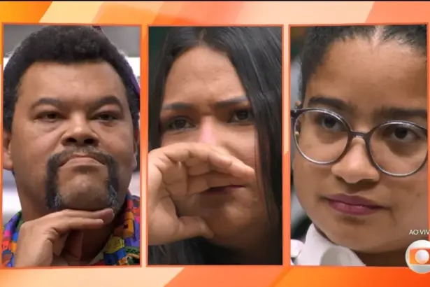 Babu Santana divide tela com Chaiany, que chora, e Milena que olha sério na noite de eliminação do 8º Paredão do BBB 26