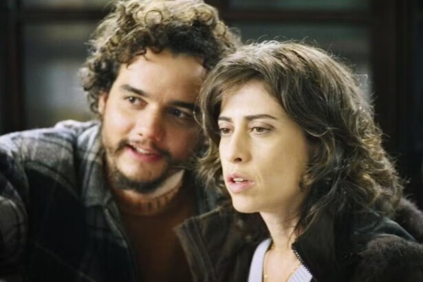 Fernanda Torres e Wagner Moura em trecho do longa-metragem Saneamento Básico, o Filme