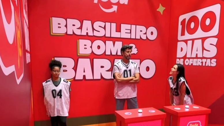 Milena ao lado de Alberto Cowboy e Jordana na sala de espera para a Prova do Líder