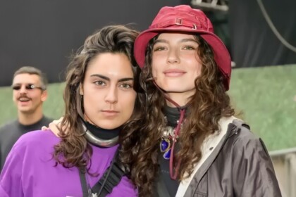 Giovanna Reis e Alanis Guillen abraçadas