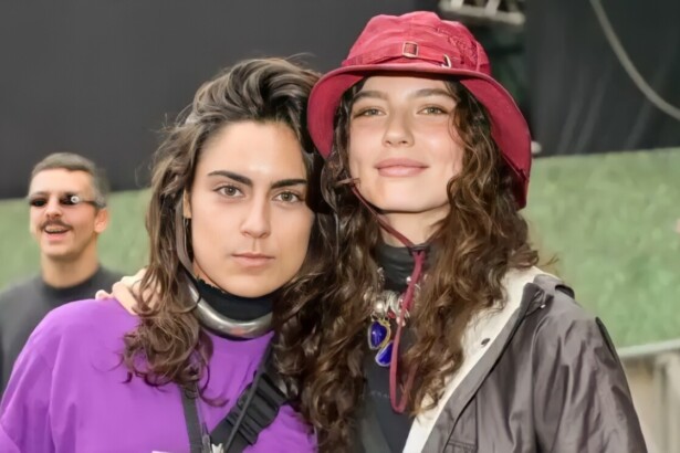 Giovanna Reis e Alanis Guillen abraçadas