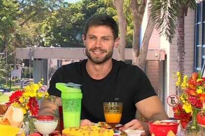 Jonas Sulzbach em trecho do Café com o Eliminado no Mais Você do BBB 26